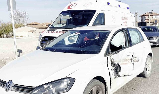 Kontrolden çıkan otomobil karşı şeride geçip araca çarptı: 1 yaralı