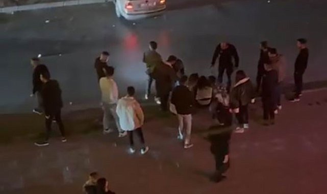 Kontrolünden çıkan otomobil direğe çarptı: 4 yaralı