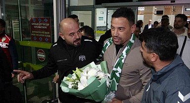 Konyaspor'un yeni teknik direktörü Çağdaş Atan, Konya'ya geldi