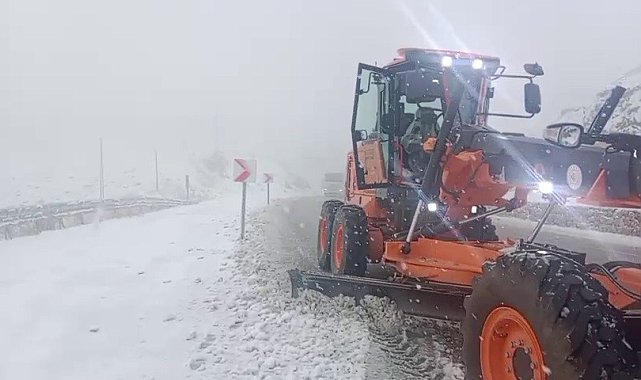 Kop Dağı'nda yoğun kar yağışı: Karayolları ekipleri gece boyu seferber oldu