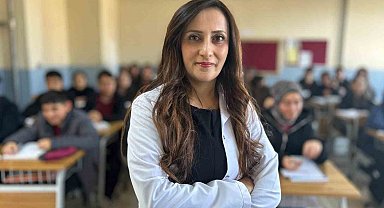 Koreceyi kendi çabasıyla öğrenen Vanlı öğretmen öğrencilerine ilham oluyor