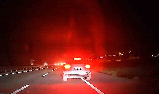 Korku dolu anlar kamerada: Bir ailenin can güvenliğini tehlikeye atan trafik magandası yakalandı