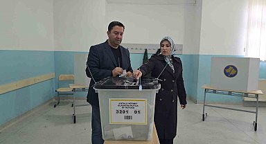 Kosova'nın tek Türk belediyesi Mamuşa'da Abdülhadi Krasniç yeniden seçimi kazandı