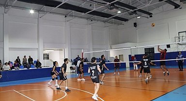 Köyceğiz'de öğretmenler arası voleybol turnuvası düzenlendi