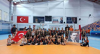 Köyceğizli minikler voleybolda şampiyon oldu