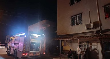 Kozan'da ikamet yangını: 4 kişi dumandan etkilendi