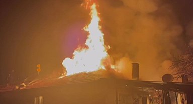 Kula'da gece saatlerinde yangın paniği