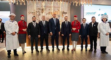 Kültür ve Turizm Bakanı Ersoy: " Yıl sonu hedefimiz 64 milyar dolara emin adımlarla ilerliyoruz"