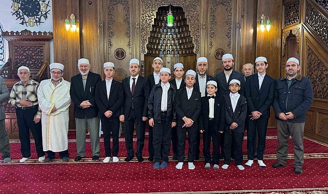 Kur'an hafızlarına belge takdimi