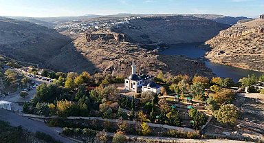 Kur'an-ı Kerim'de ismi geçen peygamberlerin kabirlerinin olduğu ilçe yılda 1 milyon ziyaretçi ağırlıyor