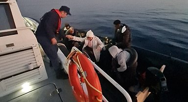 Kuşadası açıklarında 14 düzensiz göçmen yakalandı