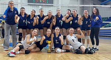 Kütahya Belediyespor Genç Kız Voleybol Takımı şampiyon oldu