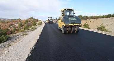 Kütahya köylerinde asfalt çalışmaları devam ediyor