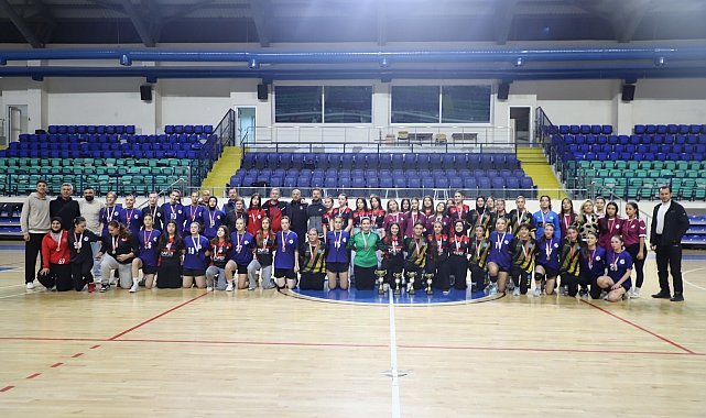 Kütahya'da 'Okullar Arası Genç Kızlar Hentbol' müsabakaları sona erdi