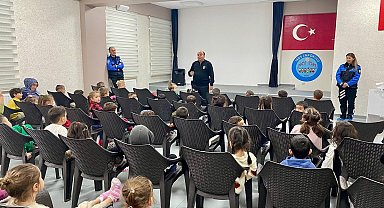 Kütahya'da minik öğrencilere suçtan korunma yöntemleri anlatıldı
