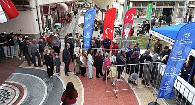 Kuyucak'ta binlerce fide vatandaşlarla buluştu