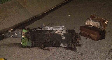 Kuzey Marmara Otoyolu'nda kamyonun lastiğinde başlayan yangın, dorseyi kullanılamaz hale getirdi