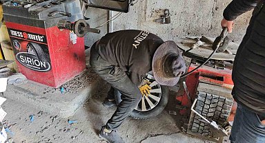 Lastikçilerde kışlık lastik yoğunluğu