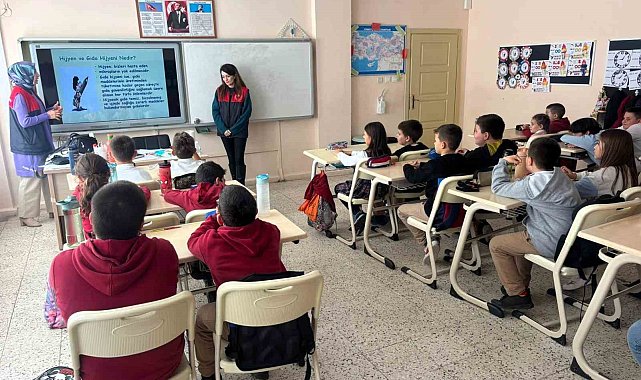 Lüleburgaz'da öğrencilere su verimliliği, gıda israfı ve beslenme eğitimi verildi