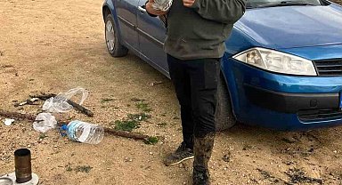 Mahsur kalan mavi balıkçıl kuşunu doğa gezisine çıkan gençler kurtardı