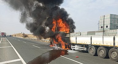 Malatya-Elazığ Karayolu'nda tır yangını