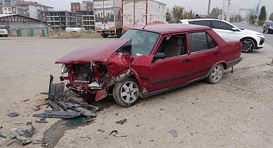 Malatya'da iki araç çarpıştı: 2 yaralı