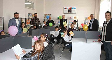 Malazgirt İlkokulu yeni kütüphanesine kavuştu