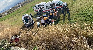 Manisa'da otomobil tarlaya uçtu: 1'i bebek 5 yaralı