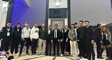 Manisalı kuaförler Uşak'tan 3 kupa ile döndü