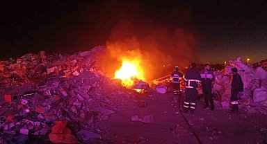 Mardin'de hurdalık alanda çıkan yangın söndürüldü