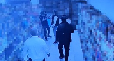 Markette "şeker dökme" diye uyarınca darbedildi: O anlar kamerada