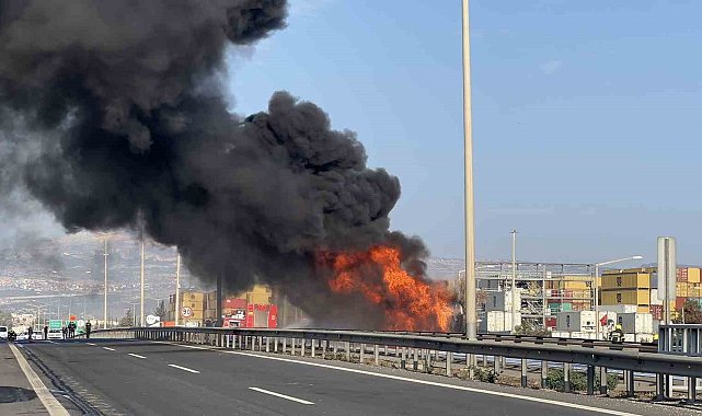 Mazot yüklü tanker alev alev yandı, gökyüzünü kara dumanlar kapladı