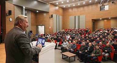 Melikgazi Belediyesi Park ve Bahçeler personeline 'Ağaç Bakım Sırları' anlatıldı