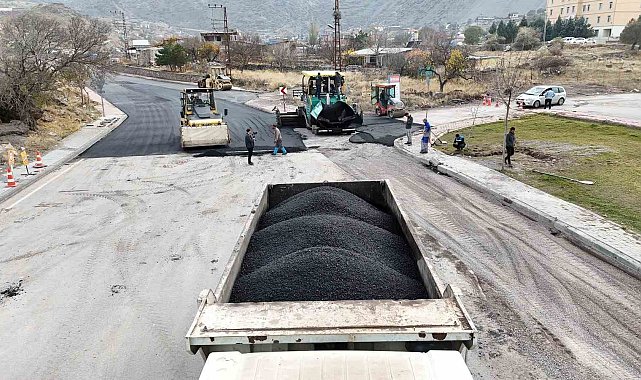 Melikgazi'de yeni yolların yapımına devam ediliyor
