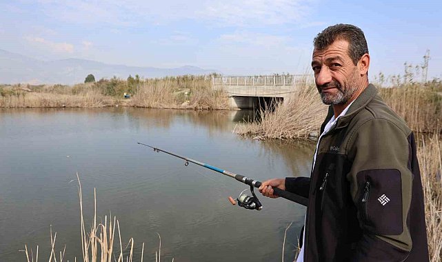Menderes Deltası, stres atmak isteyenlerin akınına uğruyor