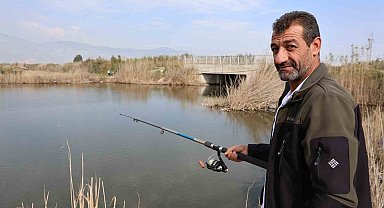 Menderes Deltası, stres atmak isteyenlerin akınına uğruyor