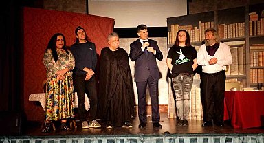 Mersin'de gençler madde bağımlılığına karşı tiyatro ile bilinçleniyor