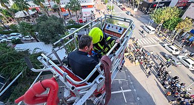 Mersin'de iş merkezinde yangın ve kurtarma tatbikatı yapıldı