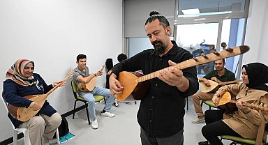 Mersin'de ücretsiz enstrüman kurslarına yoğun ilgi