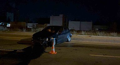 Metrelerce sürüklenen araçta kazayı sıyrık bile almadan atlattılar