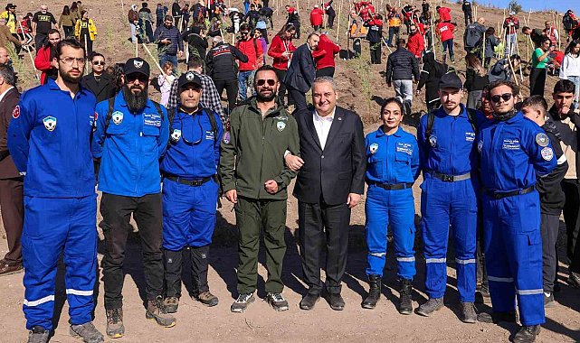 Milli Ağaçlandırma Günü'nde Keçiören'de 300 fidan toprakla buluştu