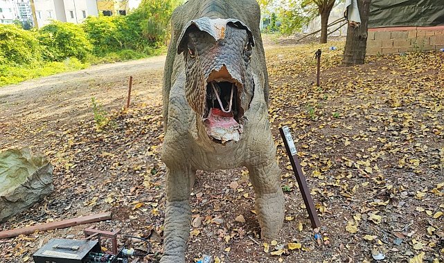 Milyonlarca lira harcanan Dinazor Park çürümeye terk edildi