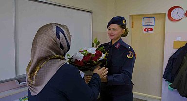 Minik Sırma büyüdü teğmen oldu: Bayburt jandarmadan duygulandıran 'Öğretmenler Günü' mesajı