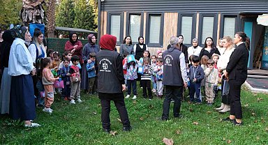 Minikler hem deprem çantası hazırladı hem "çök-kapan-tutun" yaptı