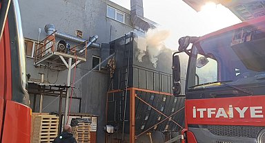 Mobilya fabrikasında yangın: 1 işçi yaralandı