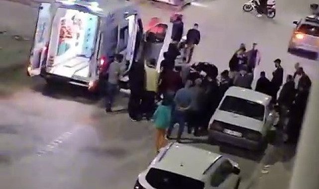 Motosikletle otomobilin çarpışma anları kameralara yansıdı: 1'i ağır 2 yaralı