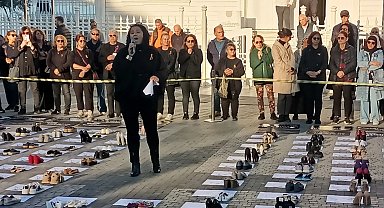 Mudanyalı kadınlar şiddete karşı 7 saat nöbet tuttu