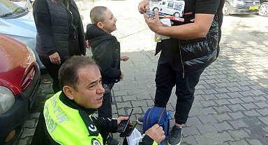 Muğla Trafik Şube Müdürü Haçan'dan özel ihtiyaçlı çocuğa anlamlı hediye