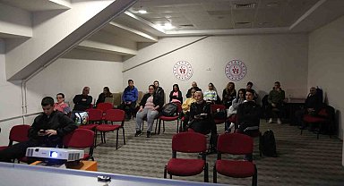 Muğla'da masa tenisinde yeni antrenörler yetişiyor