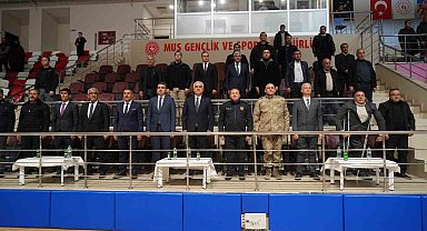 Muş'ta 35 amatör spor kulübüne 2 milyon TL malzeme desteği